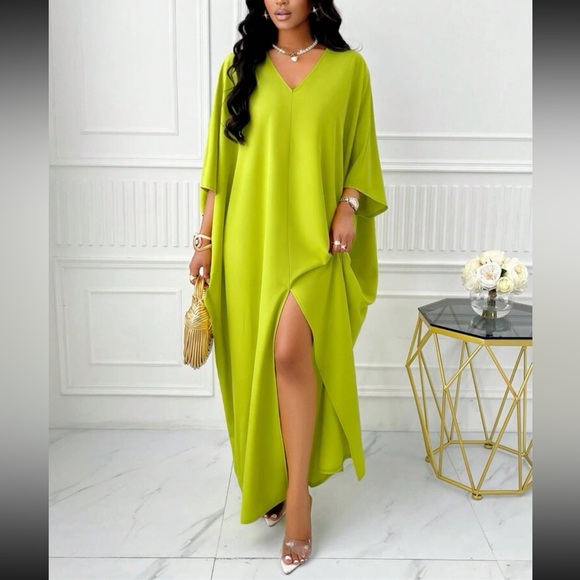 Dresses & Skirts - Luxe batwing sleeve V neck slit front khaftan dress